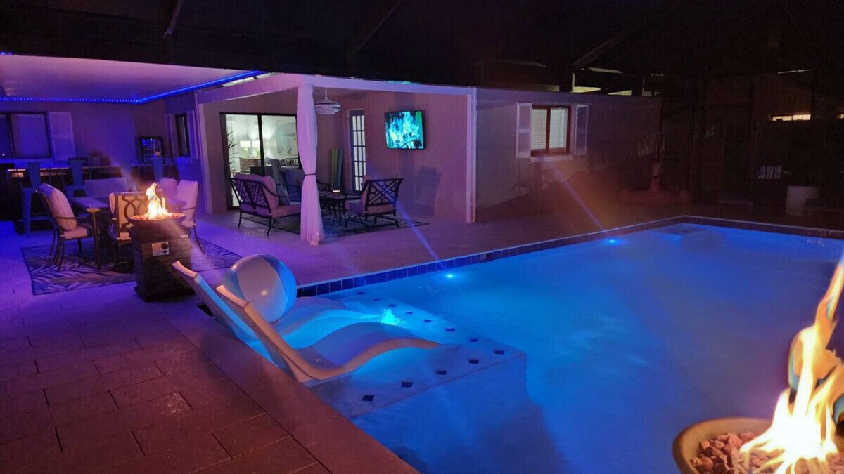 Palm Harbor House | New Close to Beach w/Amenities!