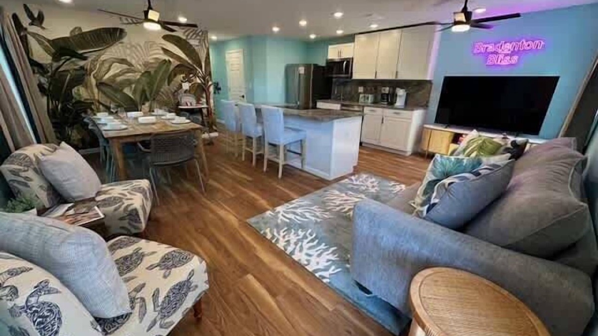 South Bradenton Condo | *NEW* Coastal Haven - 4bed 2bath Sleeps 8