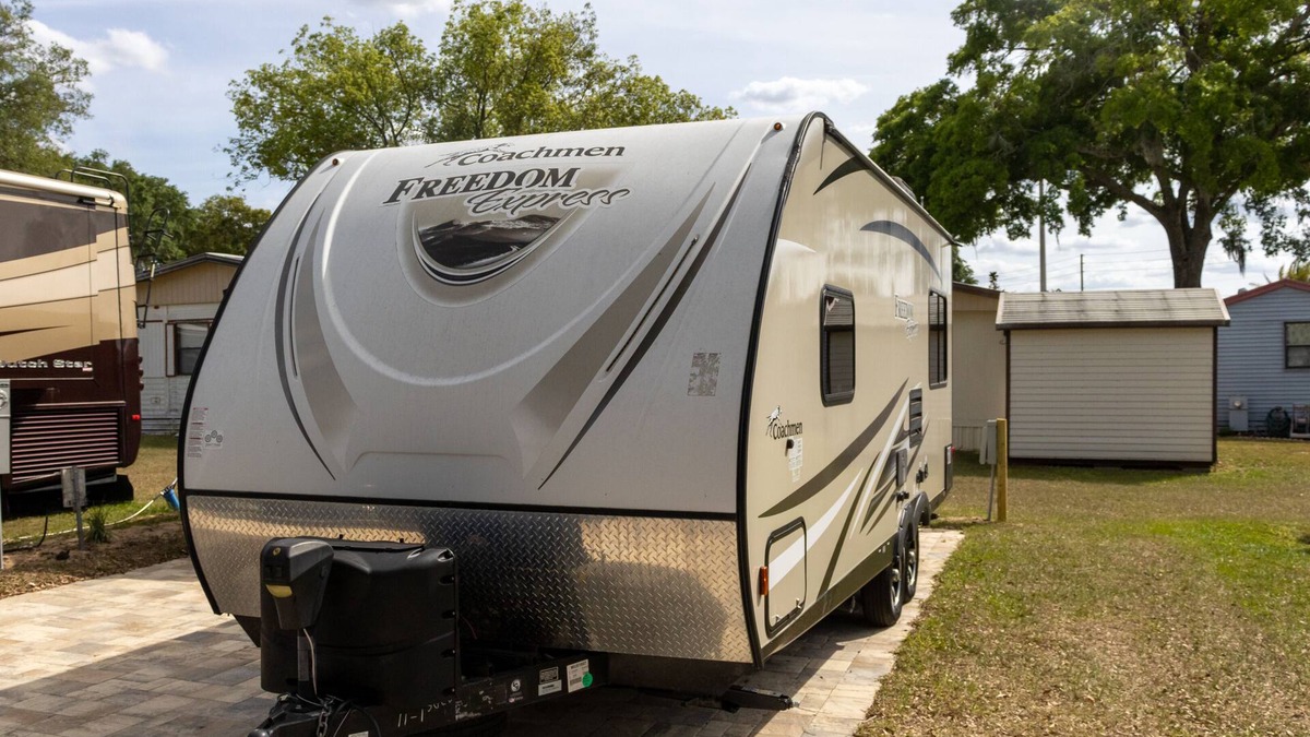 Zephyrhills House | New Colman caravan