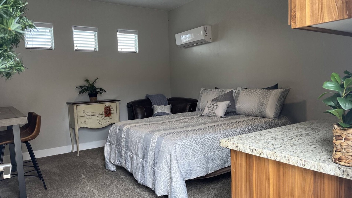 Hurricane Apartment | New Comfy Cozy Casita near the Lakes, Dunes & Golfing! nPerfect Couples Getaway!
