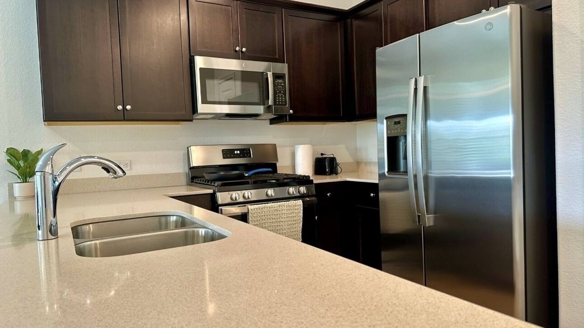 Del Valle House | New Comfy Modern Spacious Home near Tesla & AUS