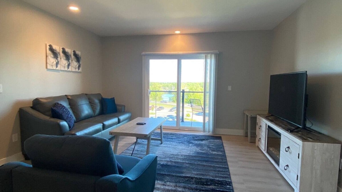 Canandaigua Condo | New Condo centrally located on north end of Canandaigua Lake.