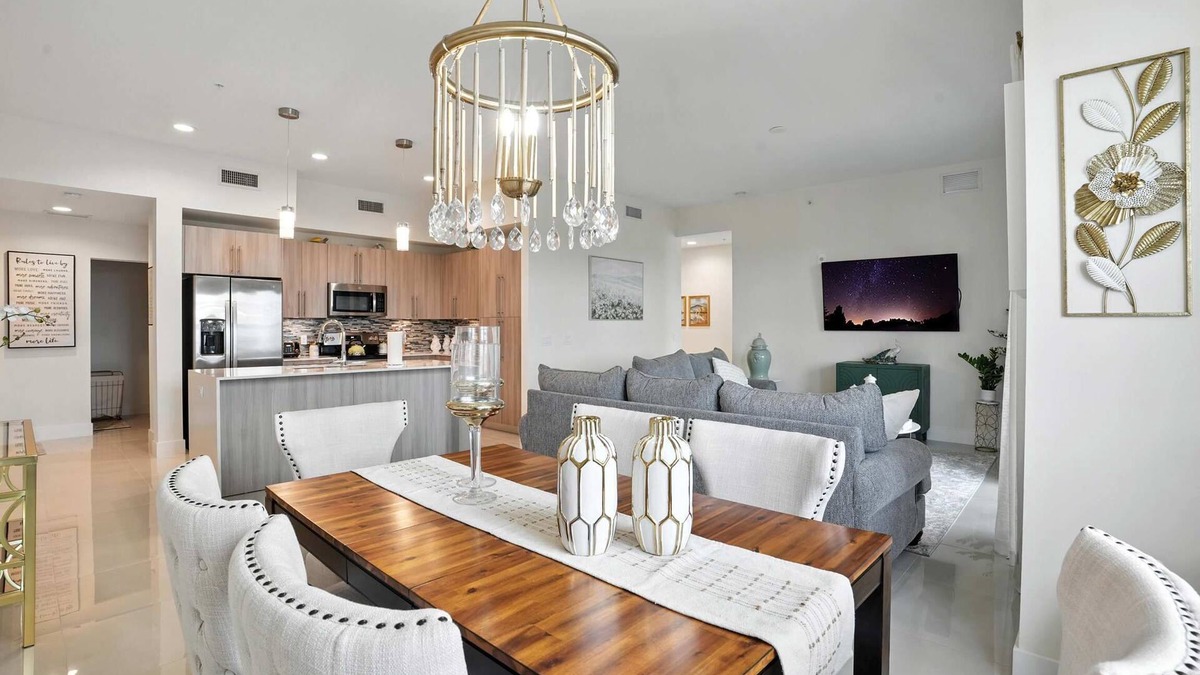 Beachwalk Isles Condo | New Condo with Lanai & Open Living Area -Lake View
