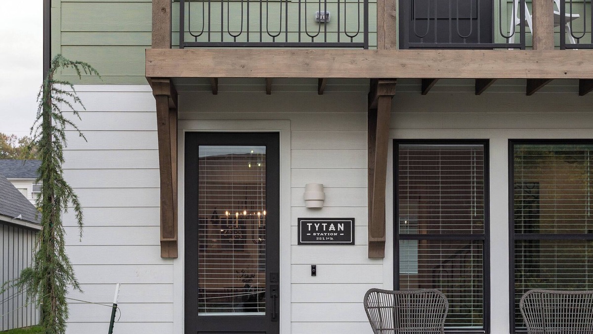 Broken Arrow Cottage | New Construction! 1 Block from Downtown