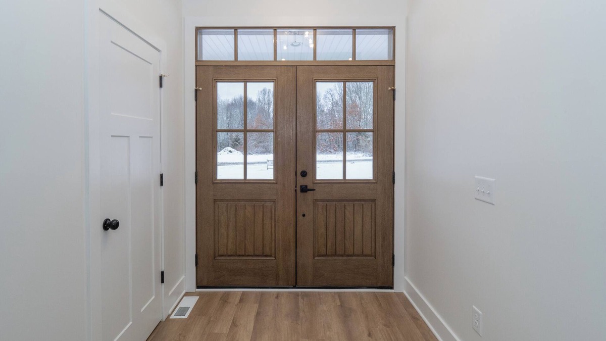 Kendall House | New Construction 4-bedroom Modern Farmhouse house in charming Kalamazoo withWiFi