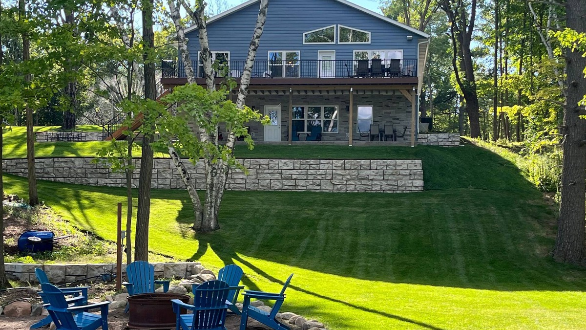 Mora Cabin | New Construction Lake House w/Private Beach on Knife Lake w/Pontoon Rental
