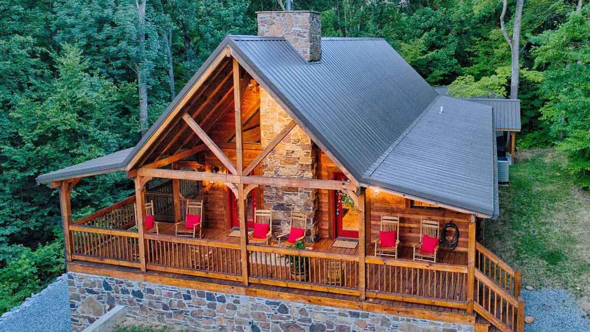 Cadiz Cabin | New Construction Log home, beautiful home with boat slip