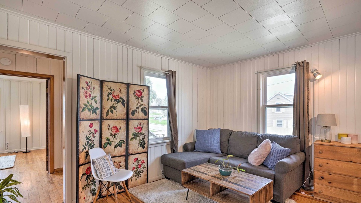 Dubuque House | NEW! Convenient Dubuque Home < 2 Mi to Downtown!