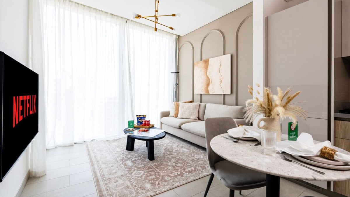 Nad Al Sheba Apartment | New Cosy 1BR with Pool & Gym in City Centre