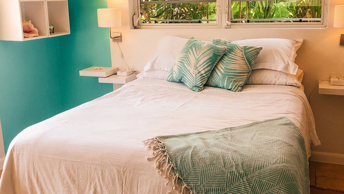 Westward Villas Subdivision Apartment | NEW - Cosy Island Style Boho-Chic Seagrape Studio