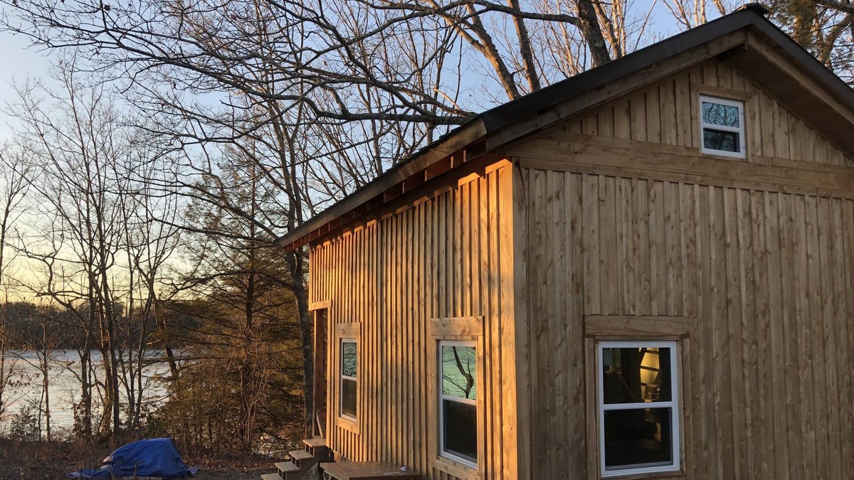 Woolwich Cabin | New Cozy Cabin on the Water with Sauna Access!