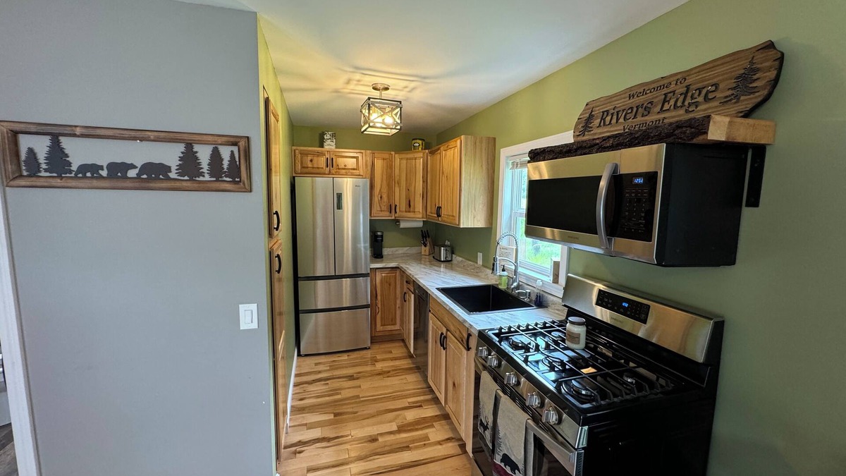 West Stewartstown Cabin | New Cozy Cabin w/Direct ATV & Snowmobile access