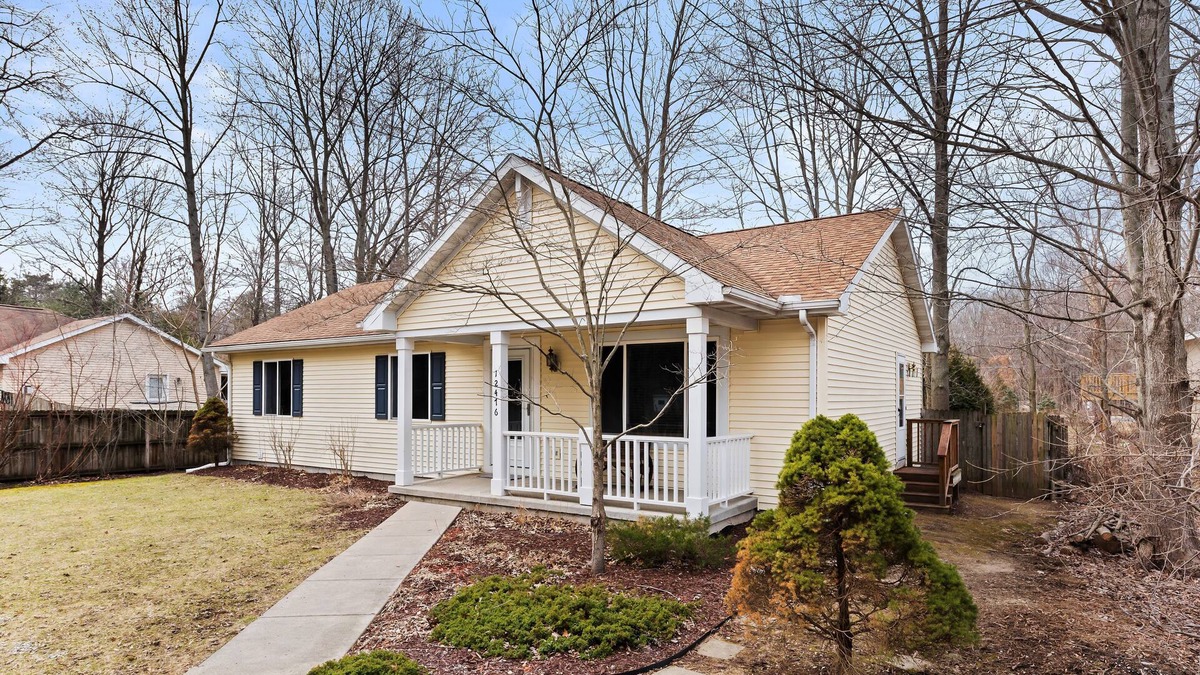 Shorewood-Tower Hills-Harbert Cottage | NEW! Cozy Cottage by the Warren Dunes State Park
