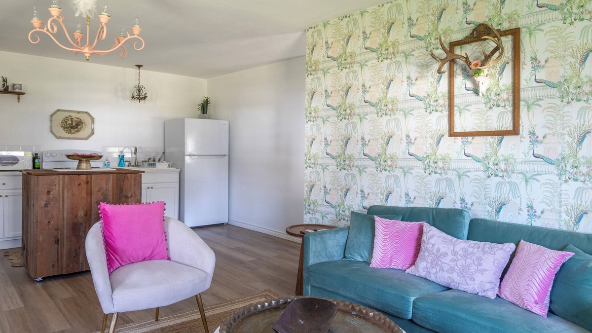 Burton House | NEW | Cozy cottage sleeps 3 | 10 min. to Round Top!