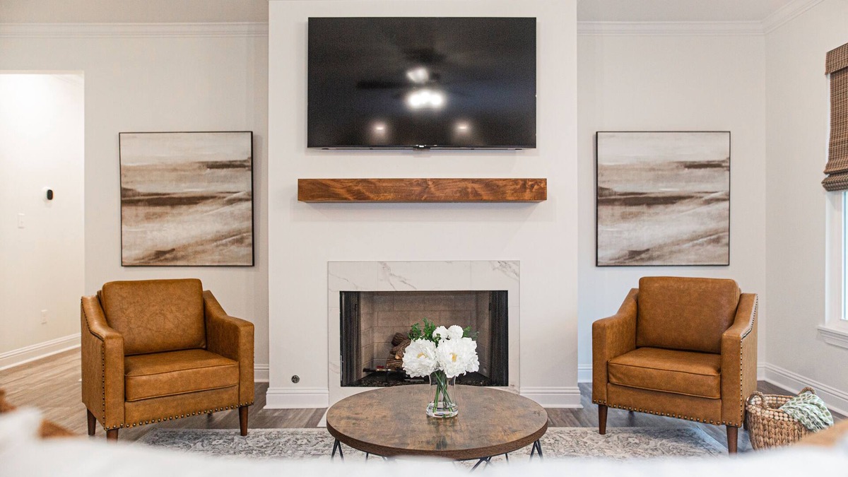 Ruston House | NEW Cozy family-sized home just minutes West of LATech! Fenced in Backyard!