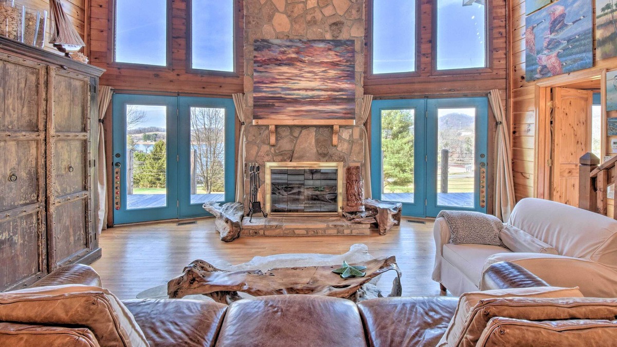 Hayesville Cottage | NEW! Cozy Hayesville Cottage w/ Lake Views!