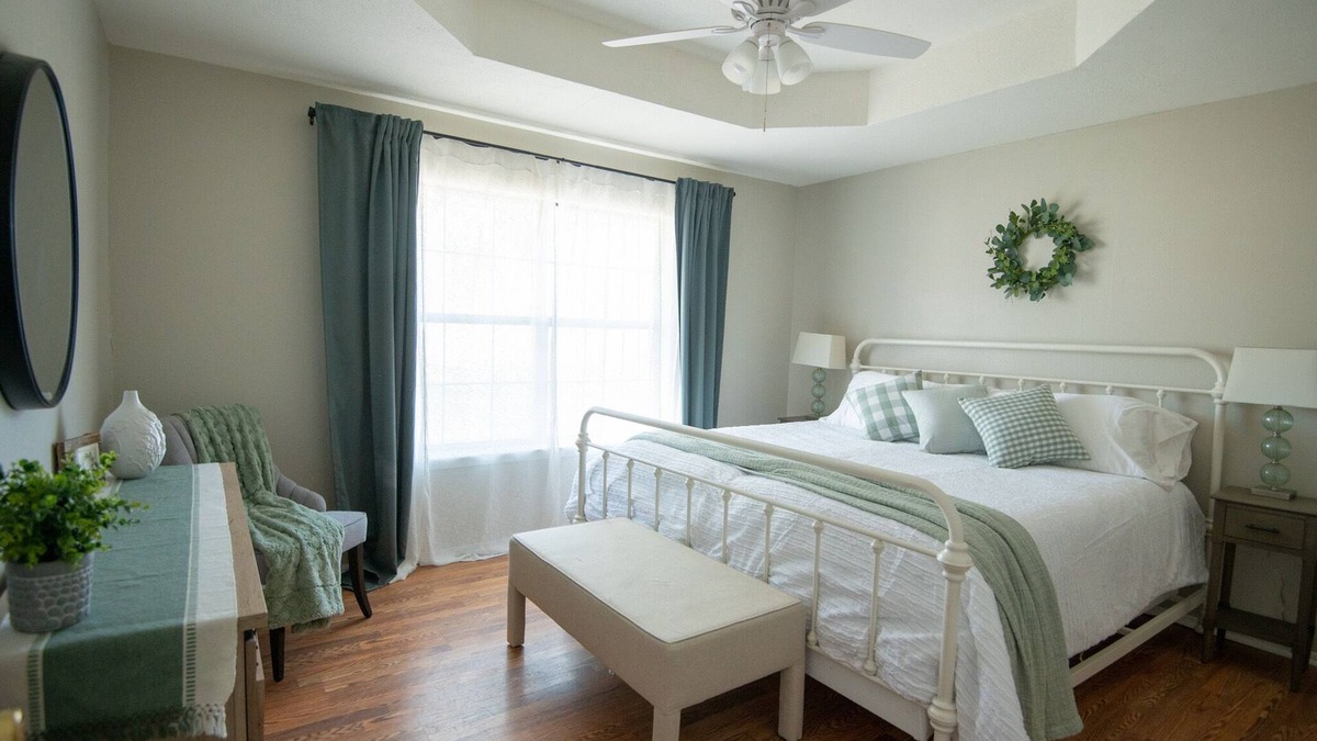 Waco Cottage | New! Cozy Home 10 min to Magnolia and Baylor