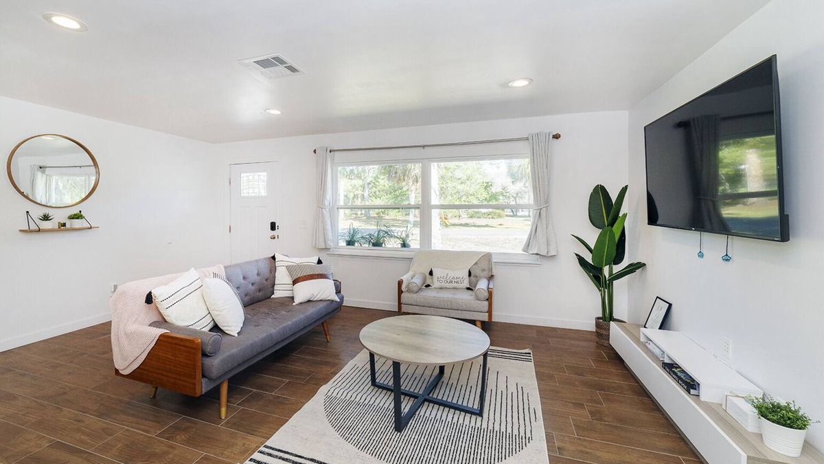 Crystal River House | NEW Cozy House| 5 Min Three Sisters Springs
