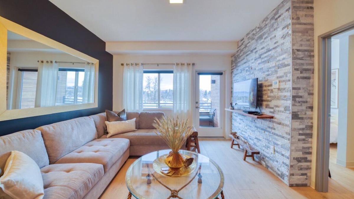 Bozeman Condo | NEW Cozy & Luxe "LAGOM1STAY" Top Floor Loft Central To Downtown Bozeman & MSU