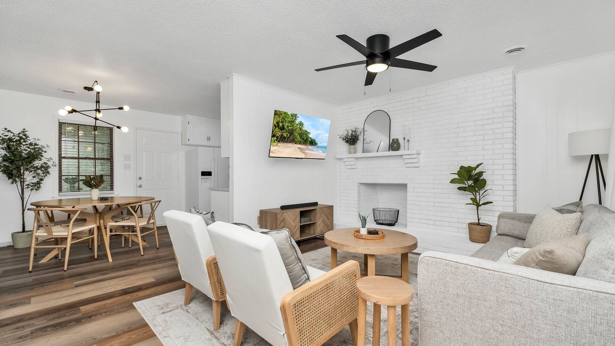 Drayton House | NEW! Cozy newly renovated midcentury modern home