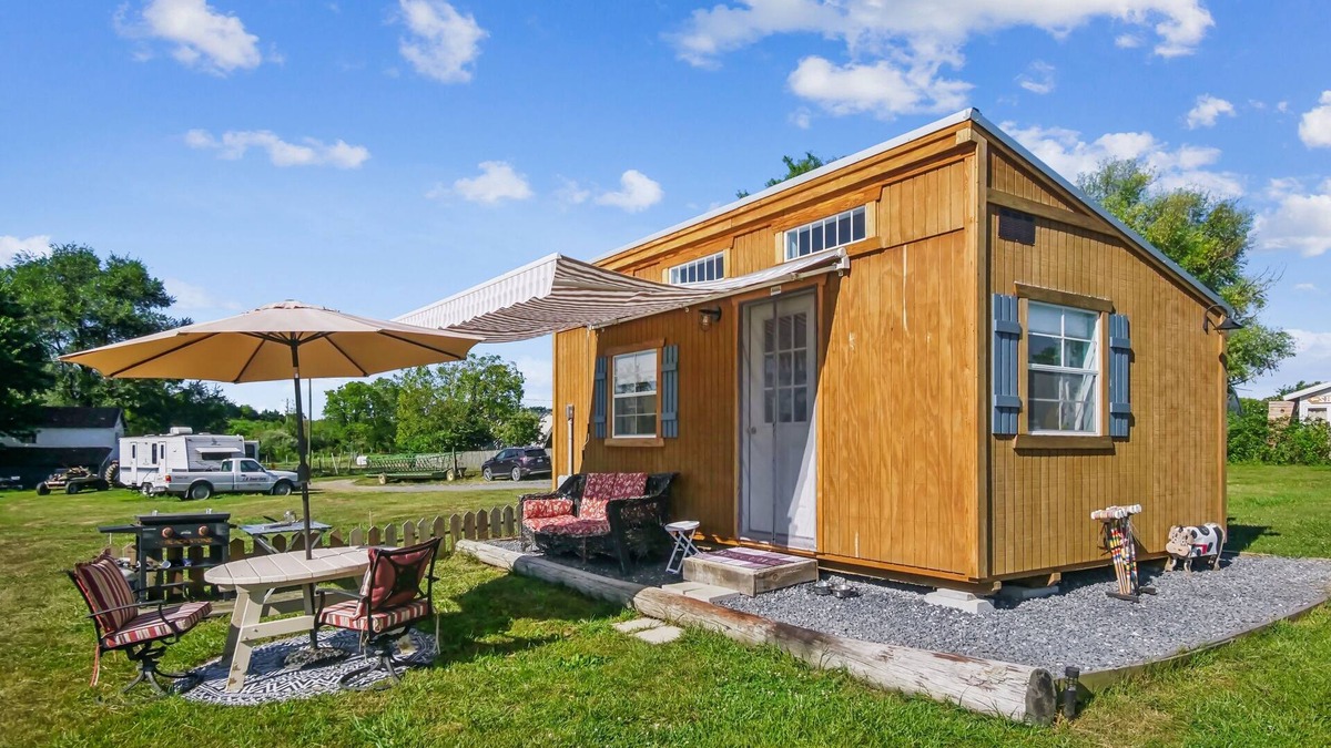 Mount Jackson Cabin | NEW! Cozy Tiny Home Retreat on Shenandoah Valley Farm
