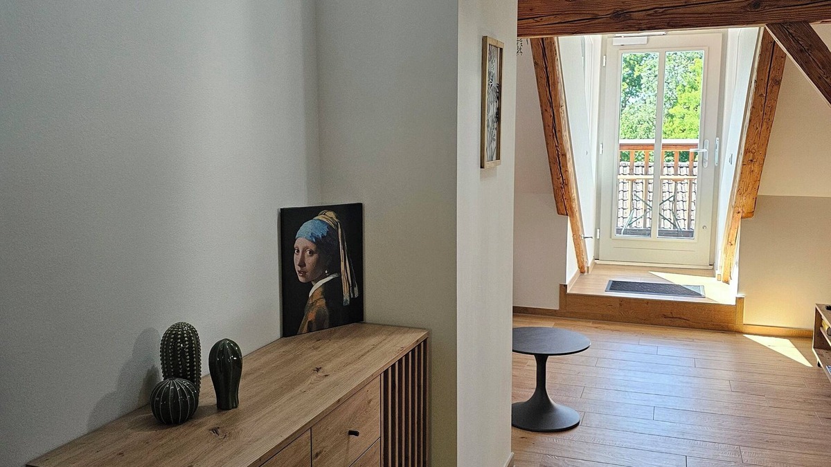 Windach Apartment | New, cozy vacation apartment in the attic with sleeping gallery, near Ammersee