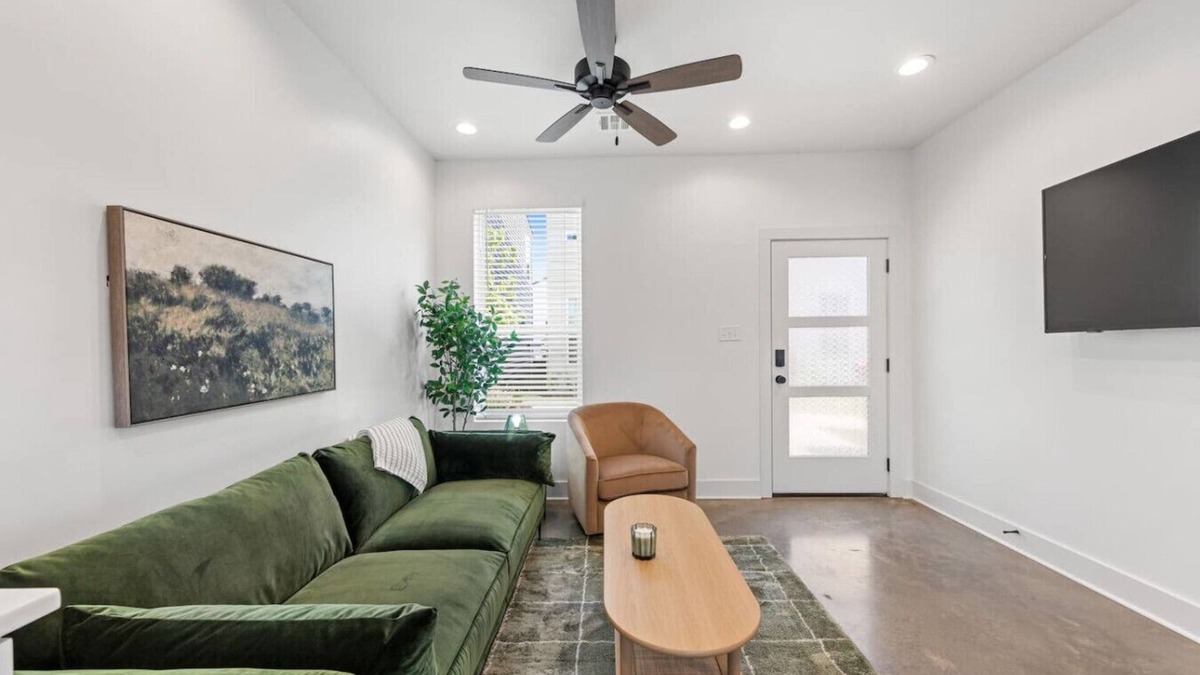 Lafayette House | NEW-Cracklin House-Luxe Amenities-Fast WiFi-Washer
