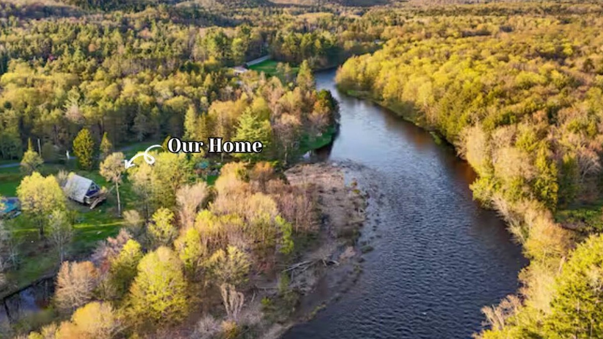 Cold Brook Cabin | NEW creekside Home w Firepit BBQ Kayak Pets