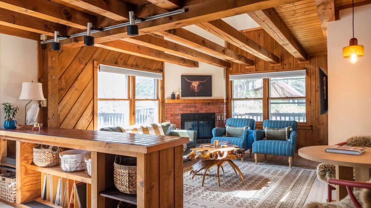 Londonderry Cabin | New! Designer 3BR Cabin–Walk to Pond + Mtn Views