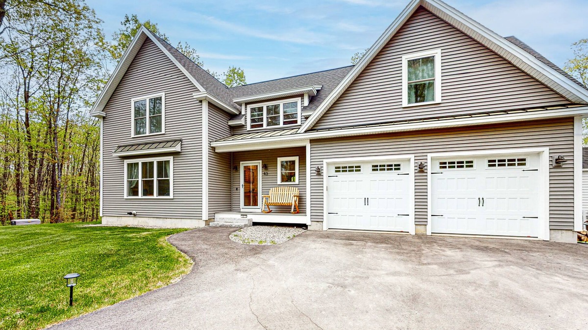 Kennebunk House | New, dog-friendly, custom-built home on 30 acres with firepit - near beaches