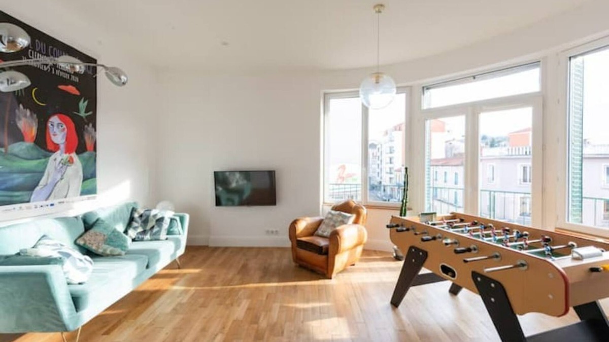Vallieres Apartment | New, Downtown, Double Garage, Netflix