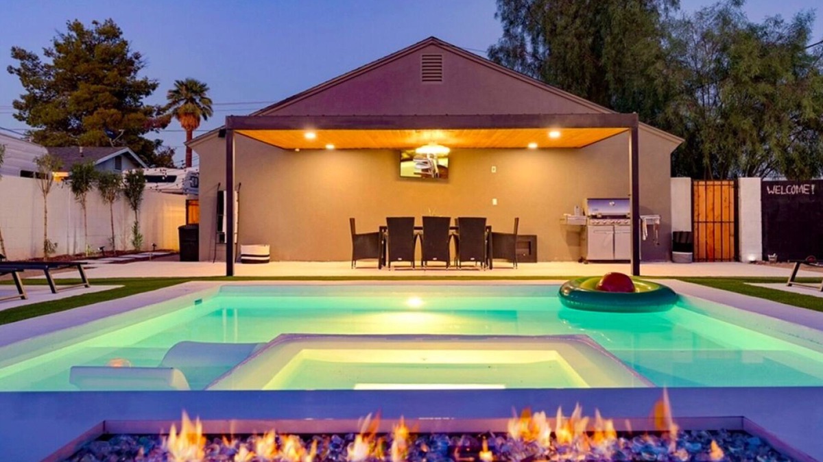 Coronado House | New!☆Downtown Oasis☆Pool |Hot Tub |BBQ |Fire Pit