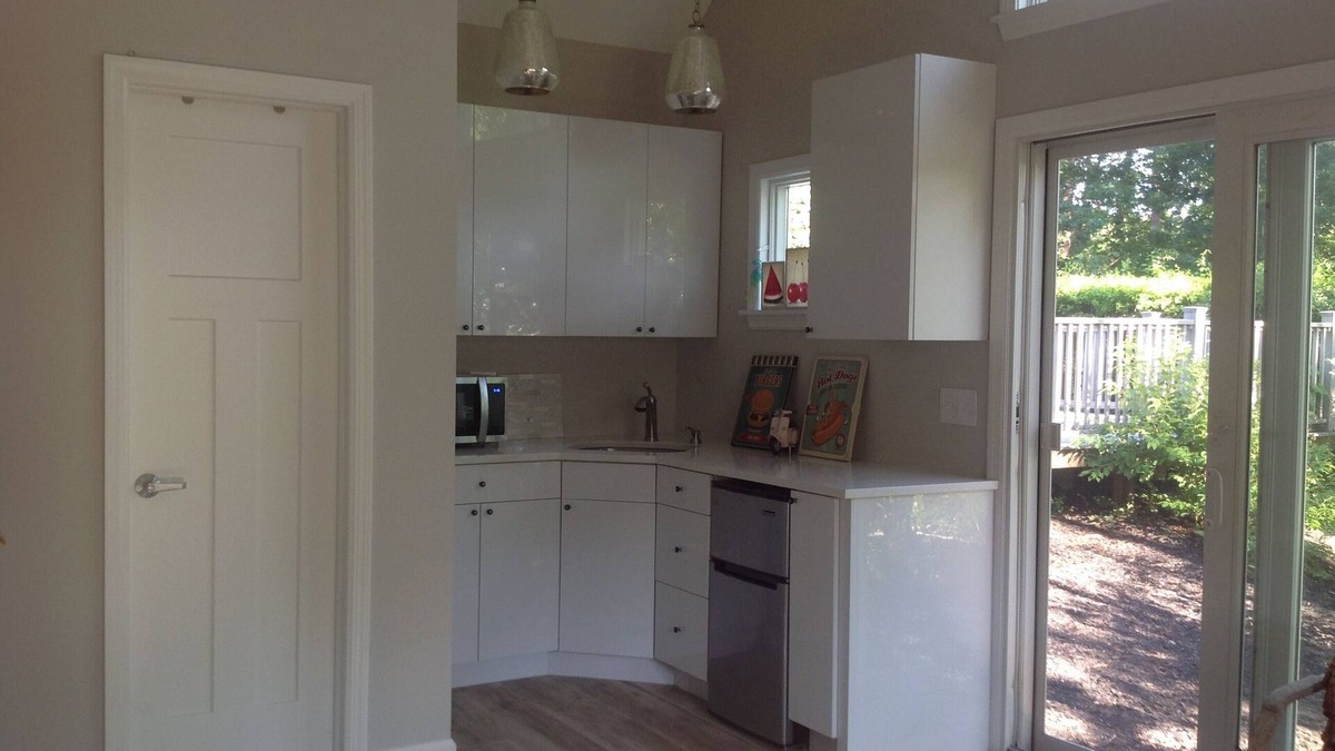 Hampton Bays Cottage | New Duplex Apartment