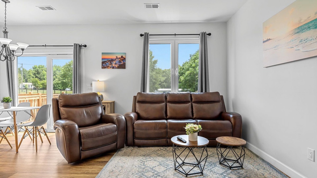 Boiling Springs House | New duplex; sleeps 6! Pet friendly! Perfect for traveling medical and families!