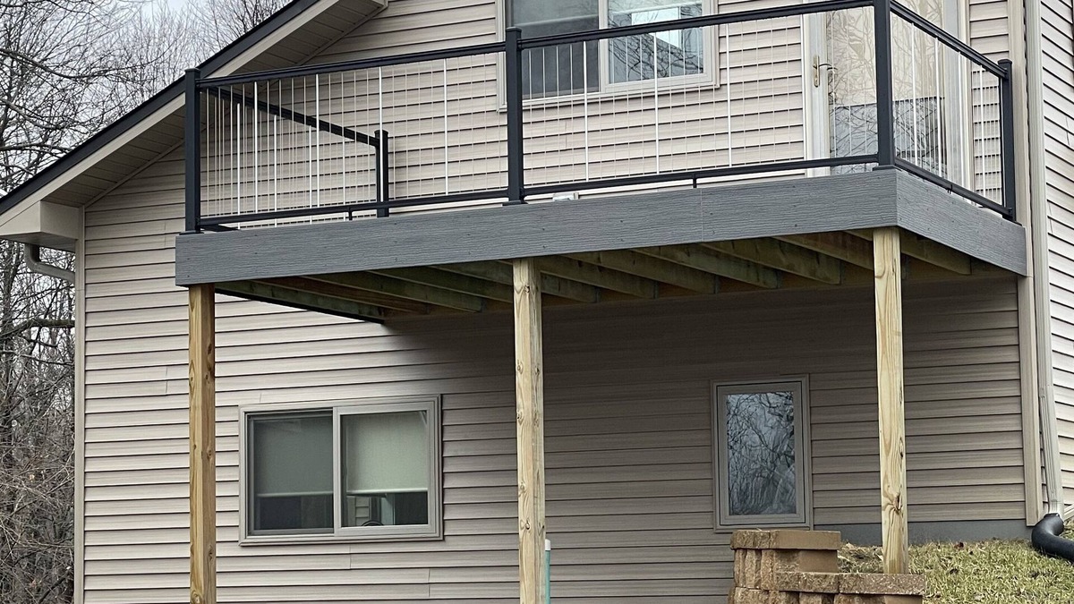Lynxville House | New dwelling located in the Driftless Region of Wisconsin