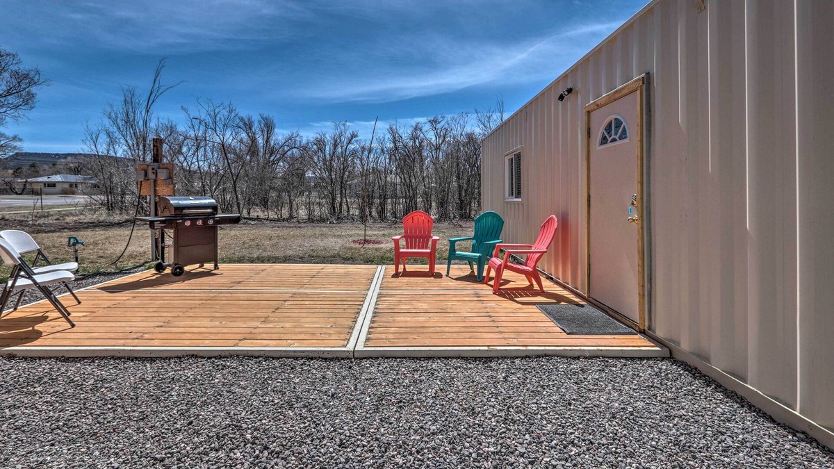 Springerville Cabin | NEW! Eagar Tiny Home w/Patio - By the White Mountains!