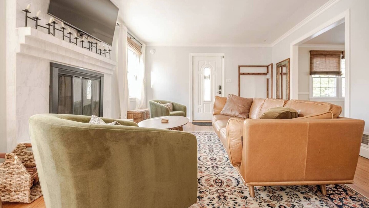 Lutherville Timonium House | NEW Elegant Home with Gated Yard and Playground