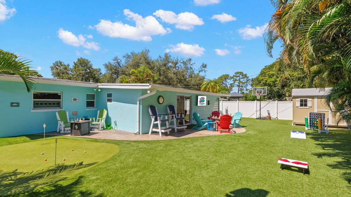 St. Petersburg - Clearwater House | New! Epic Fun by Beach~ MiniGolf/GameRoom/Disc Golf/Shuffleboard/Pacman/Firepits