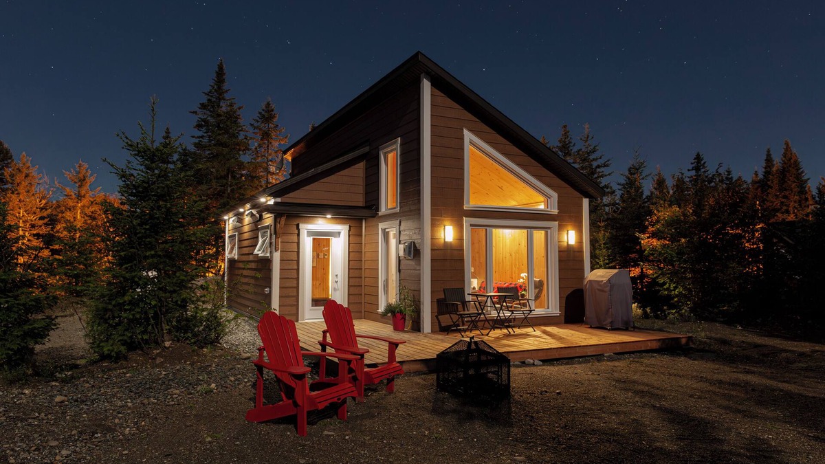 Saint-Paul-de-Montminy Cottage | NEW! ESKER NATURE ONE BEDROOM KING SIZE BED WITH PRIVATE SPA