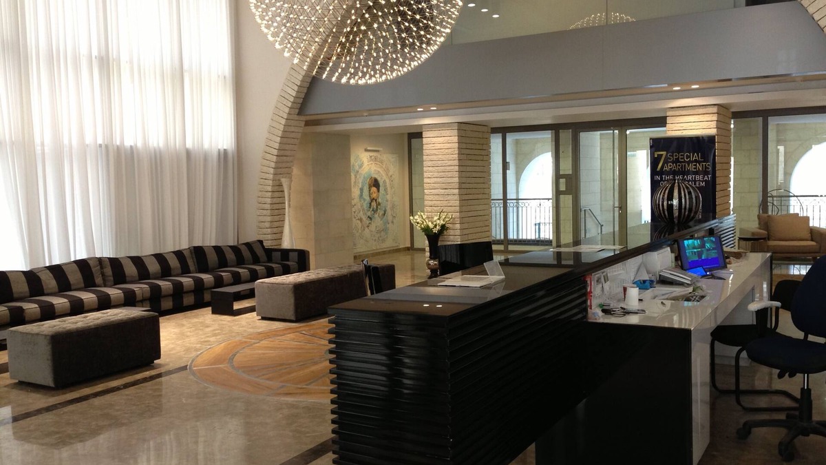 Jerusalem City Centre Apartment | New exclusive 24 Hour Security Building With Shabbat Elevator and large gym