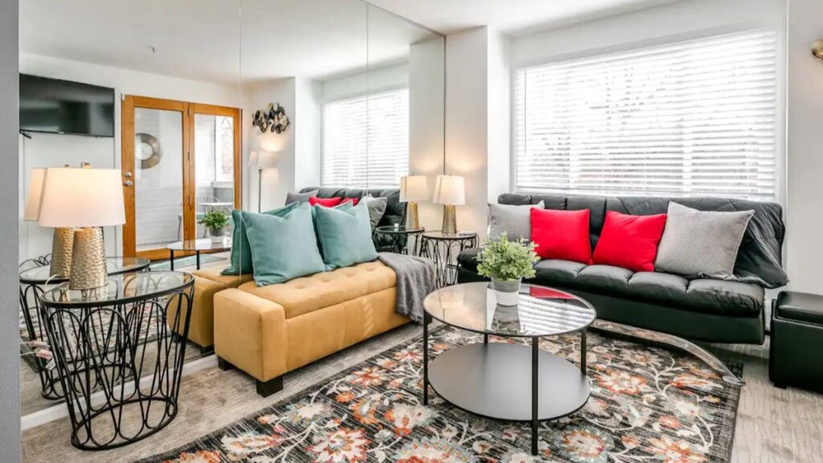 Whittier Condo | NEW Executive Apt w/ Mountain Views, Parking & Wi-Fi