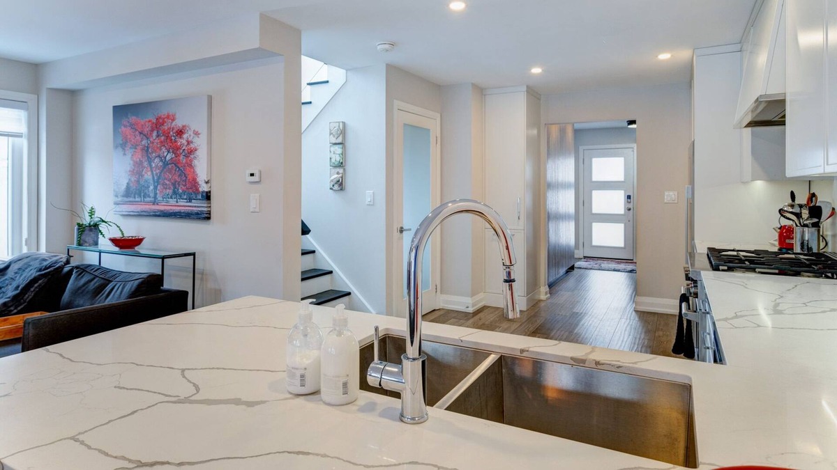 Markham House | New Executive Home in Historic Markham