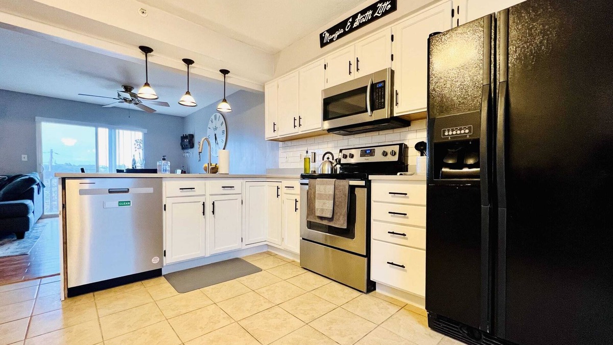 Carnegie House | NEW Extended Stay - 2 bed home in Carnegie, PA