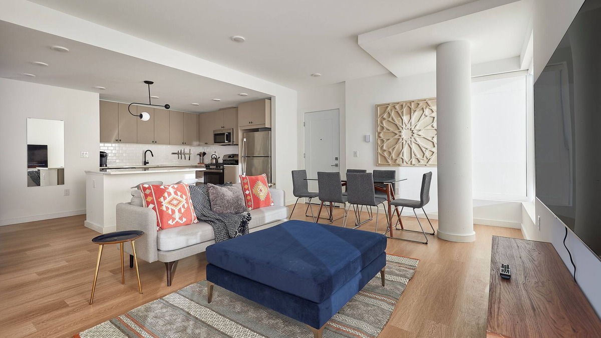 Hoboken Apartment | NEW Fab 4 BR - outdoor deck - gym - mins to NYC
