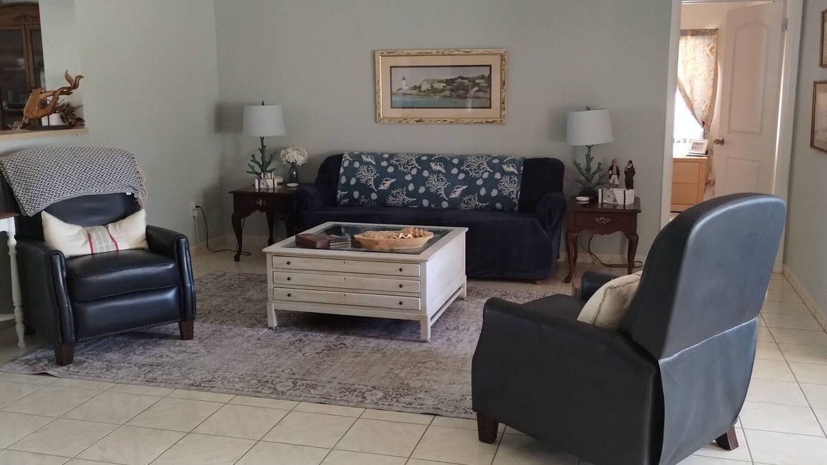 Tarpon Springs House | New Fall '24. Captains Quarters III 3br 3 ba, Sleeps 8, Beaches. Spacious, Clean