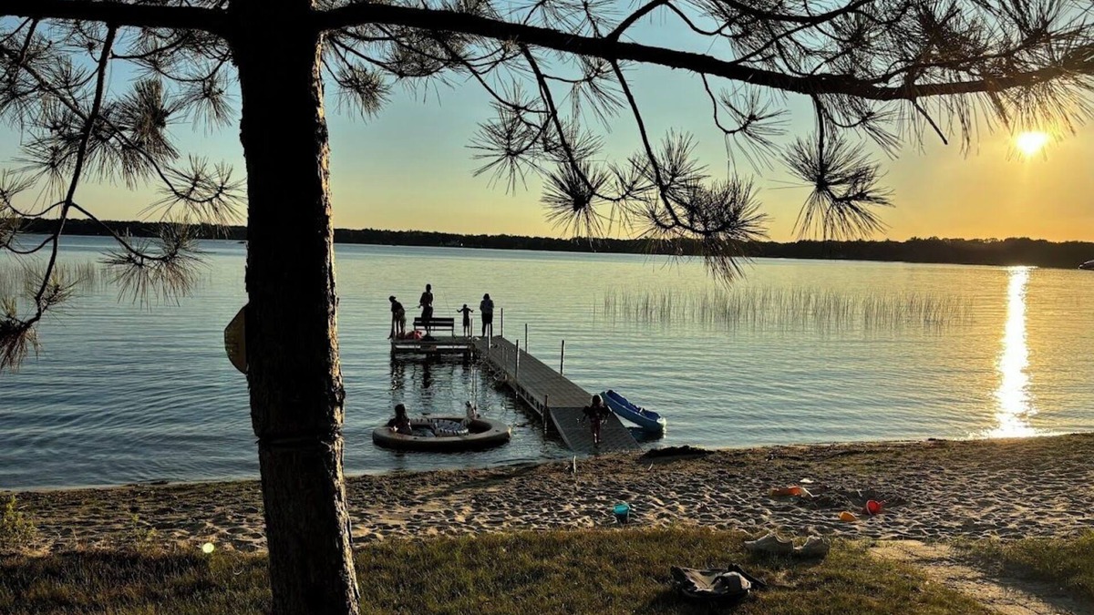 Baxter Cabin | NEW Family-friendly cabin with beautiful sand beach