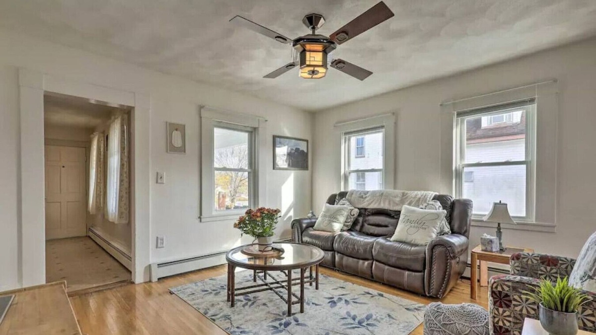 Salem Apartment | NEW! Family-Friendly Getaway < 1 Mi to Dtwn Salem!