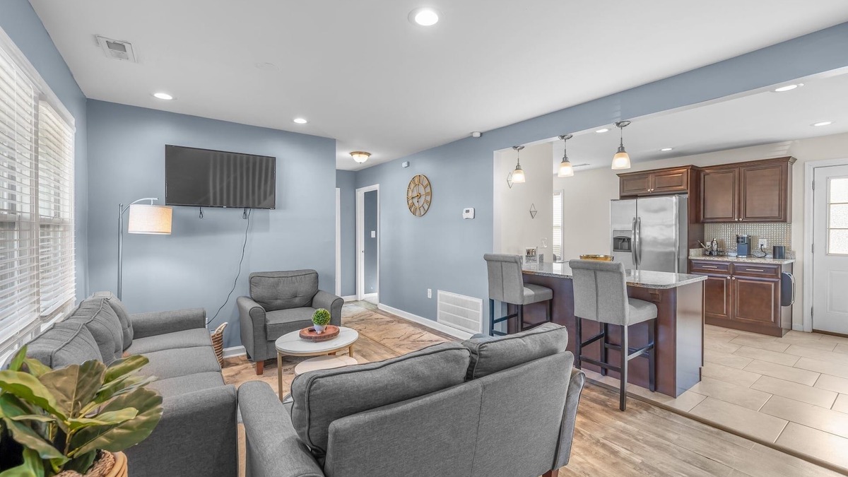 Buckroe Beach House | [NEW] Family Style 5BR Home Mins From Buckroe Beach