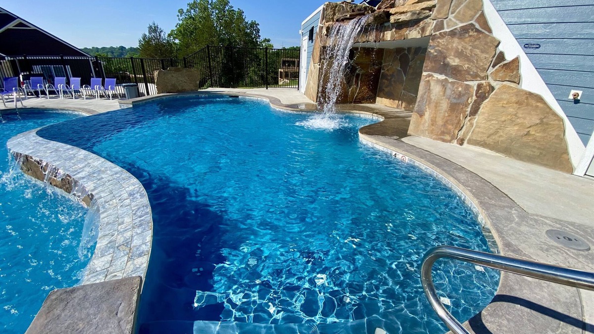 Branson House | NEW 🎸FamilyPlace 🏊‍♀️POOL/WaterFall💦HOTTUB 🔥FIREPIT🎱POOLTABLE⚡EV🎡FUN❤️LUV