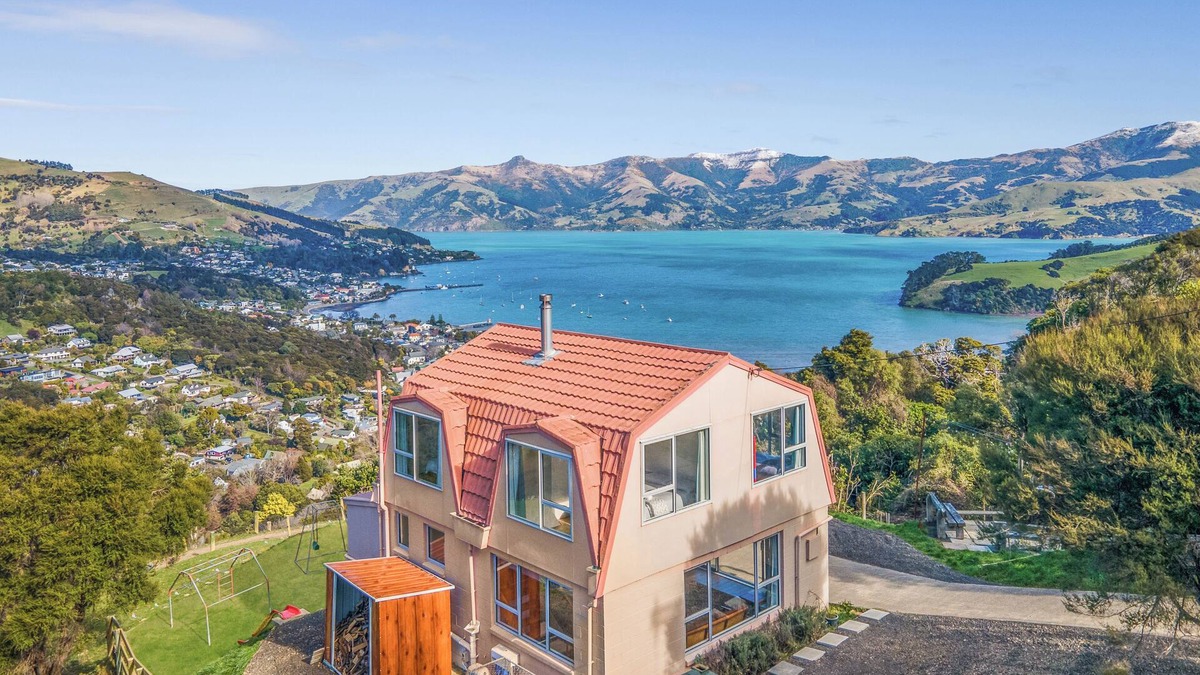 Akaroa House | New Farm - Akaroa Holiday Home